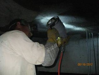 用YYA特種漿料噴涂快速解決屋頂漏水問題 用YYA特種漿料噴涂快速解決屋頂漏水問題