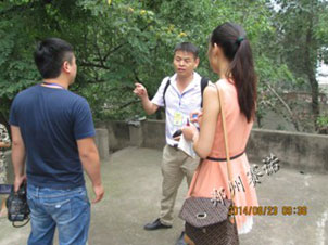 記者對鄭州賽諾建材有限公司總經理王福州進行采訪