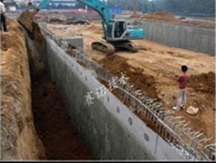 不規范施工及人為破壞很容易將卷材或涂料防水層破壞,形成漏水與竄水 不規范施工及人為破壞很容易將卷材或涂料防水層破壞,形成漏水與竄水