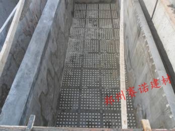 自來水廠水池漏水