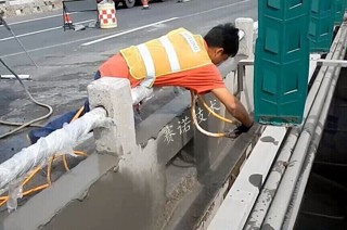 公路及橋梁遭到融雪劑腐蝕后的修復