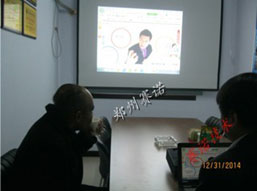 非洲客戶Vince先生在了解鄭州賽諾建材有限公司的賽諾技術 非洲客戶Vince先生在了解鄭州賽諾建材有限公司的賽諾技術