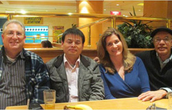 王總與國外專家在一起 王總與國外專家在一起