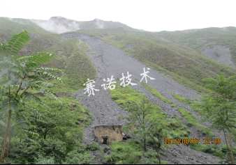在藏區處理滲漏造成的山體滑坡